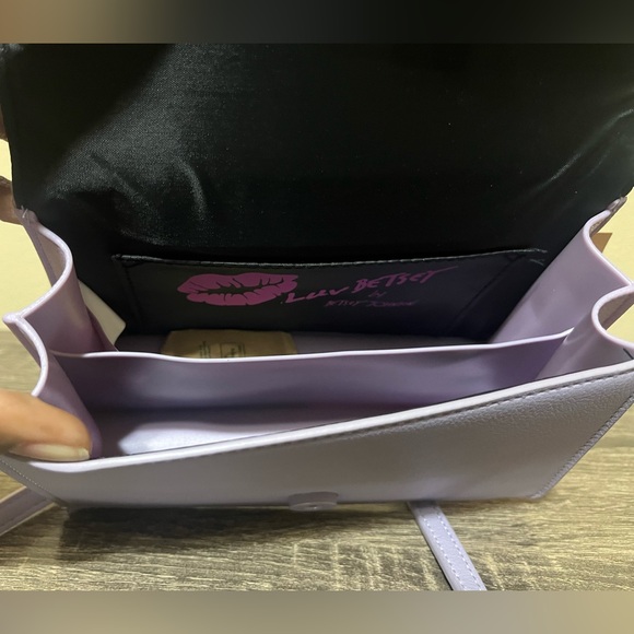 Luv Betsey By Betsey Johnson Crossbody - Picture 6 of 8